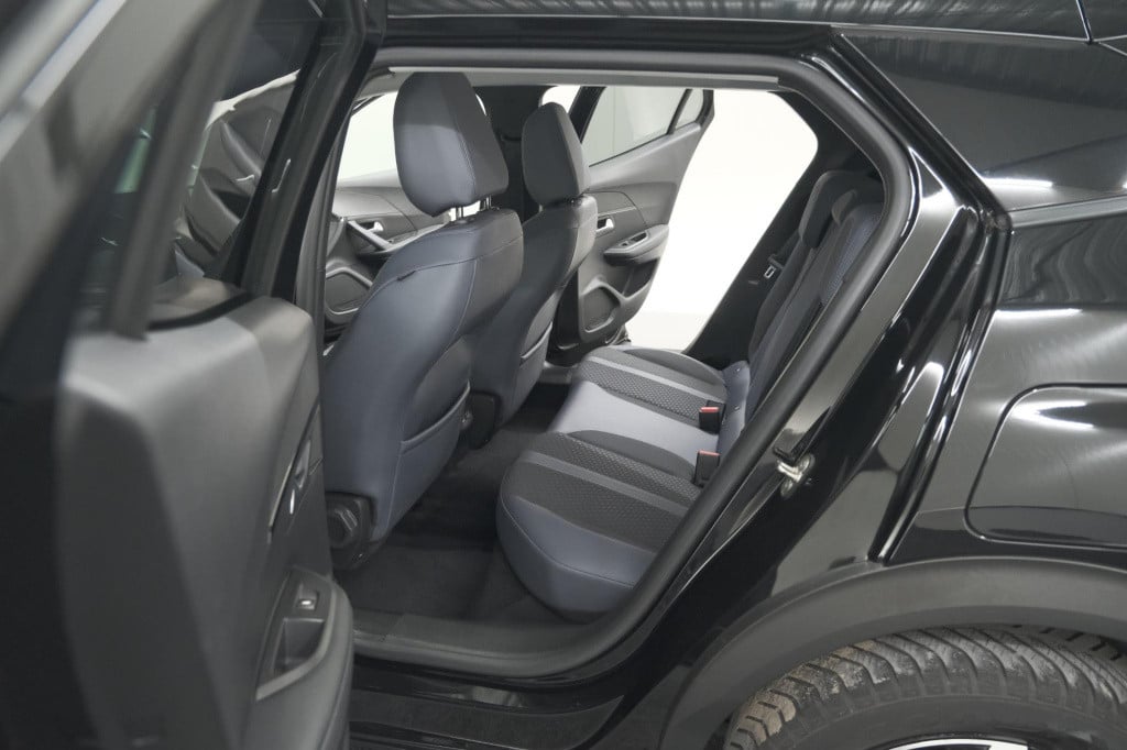 Peugeot 2008 puretech 130 blue lease allure | camera | navigatie | apple ca