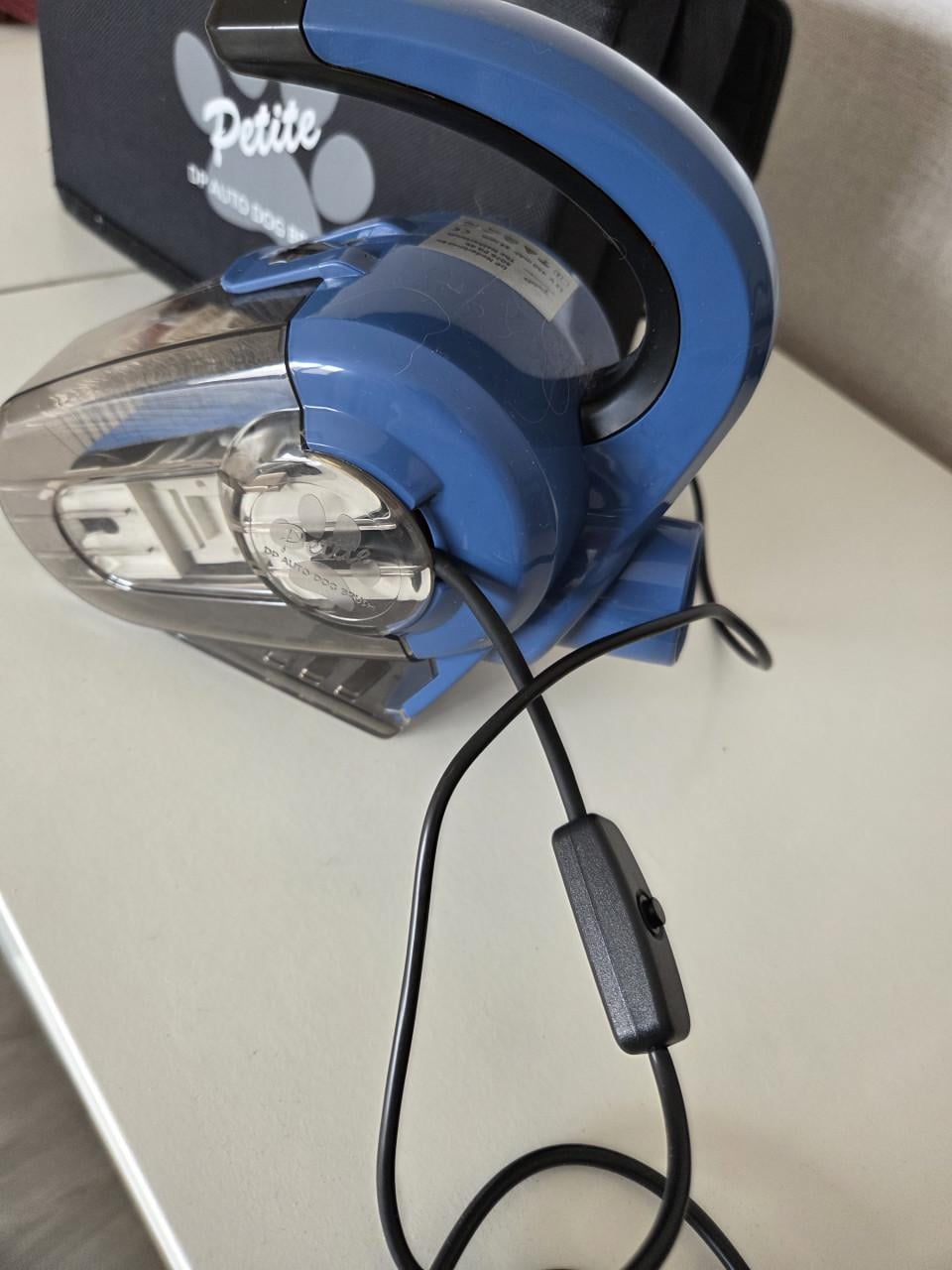 Petite auto dogbrush