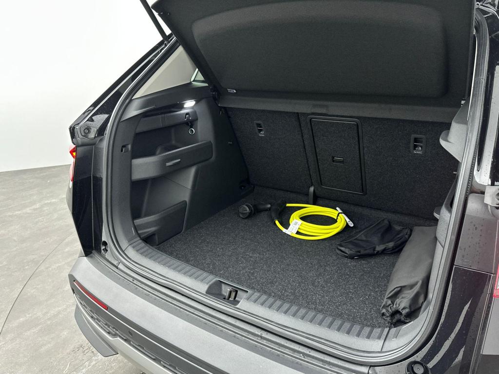 Skoda Elroq business edition tour elektromotor 150 kw / 204 pk