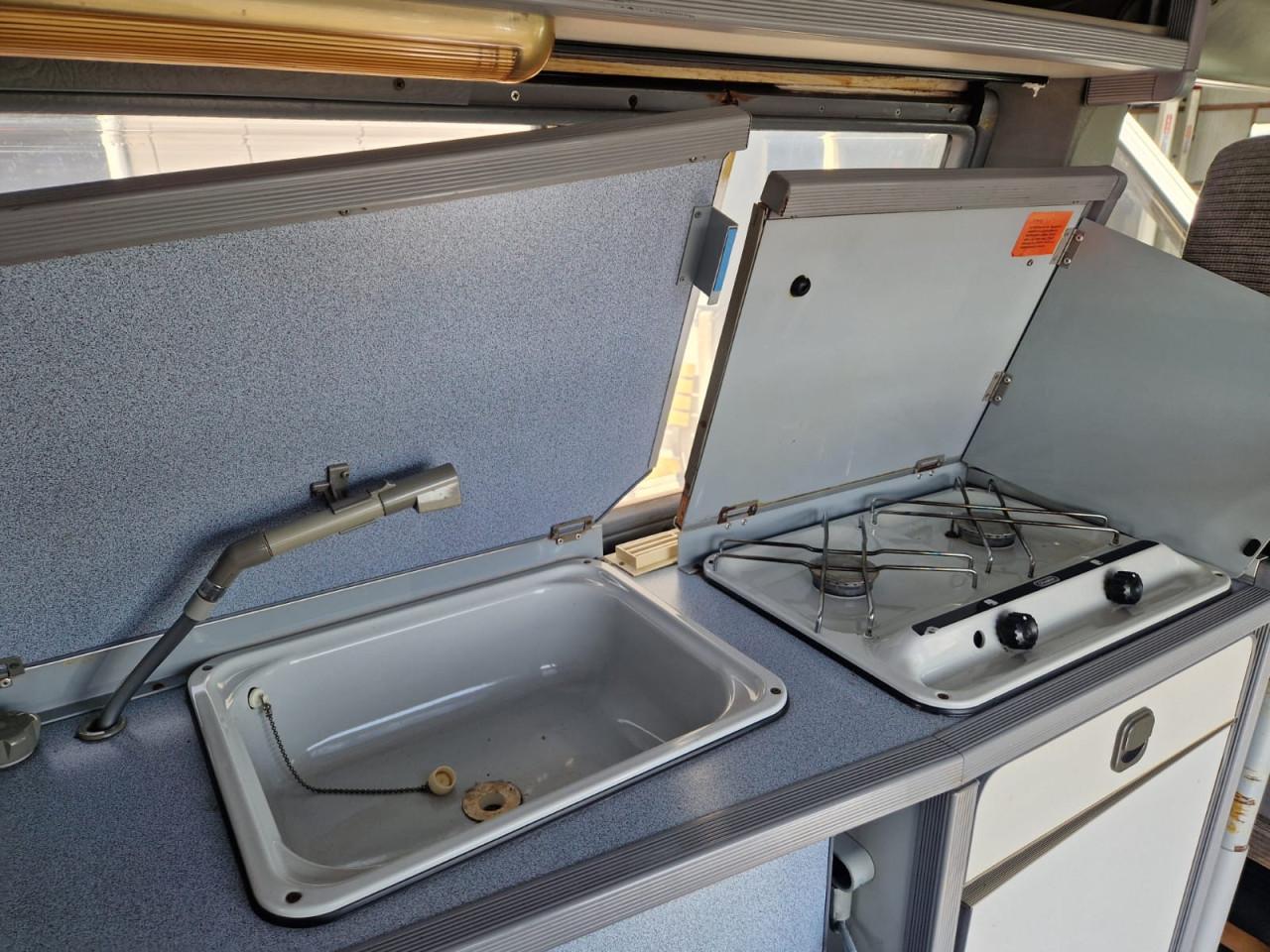 TE KOOP LEUKE VOLKSWAGEN TRANSPORTER MALIBU CAMPERBUSJE CARTHAGO OPBOUW
