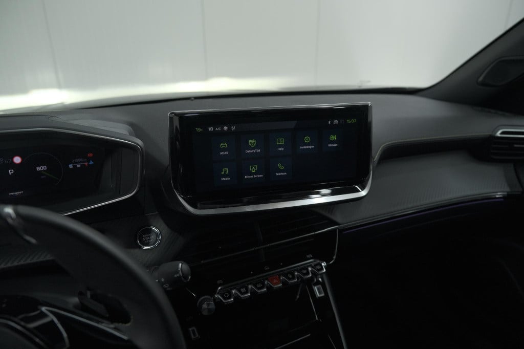 Peugeot 2008 puretech 130 eat8 gt | camera | apple carplay | parkeersensore
