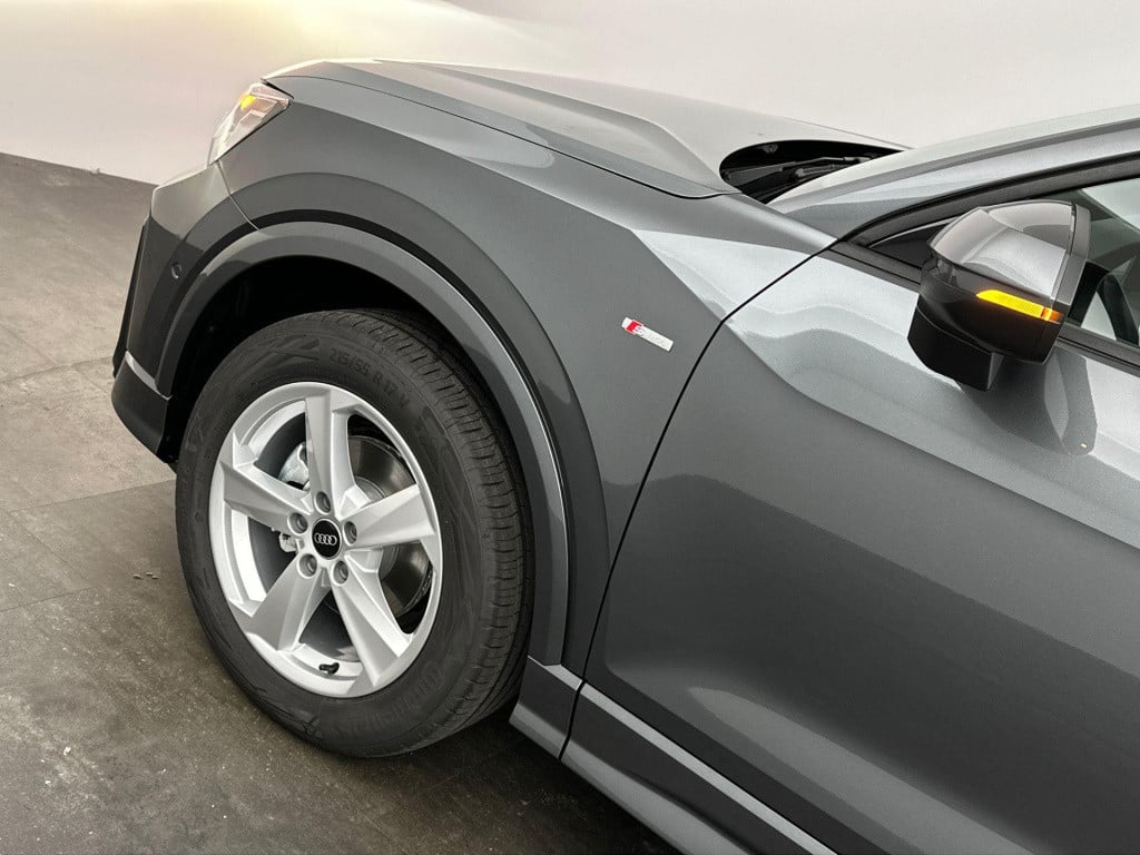 Audi Q2 s edition 35 tfsi 110 kw / 150 pk hatchback 7 vers