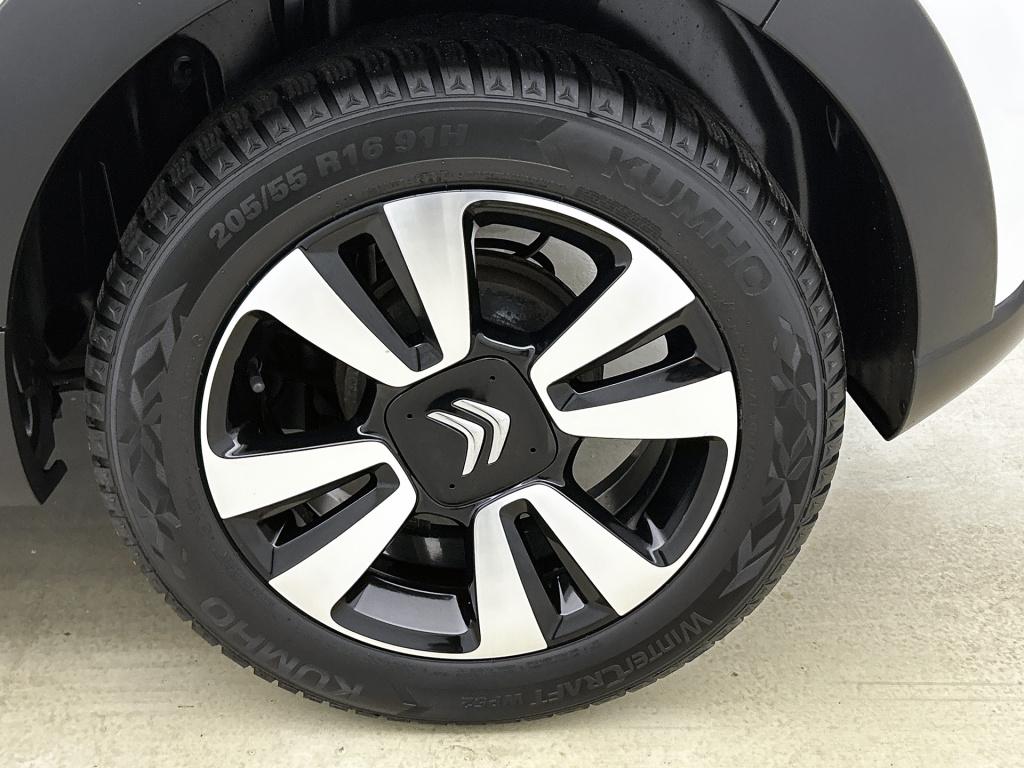Citroen C3 82 pk shine | rijklaar | trekhaak | stoelverwarming | apple carp