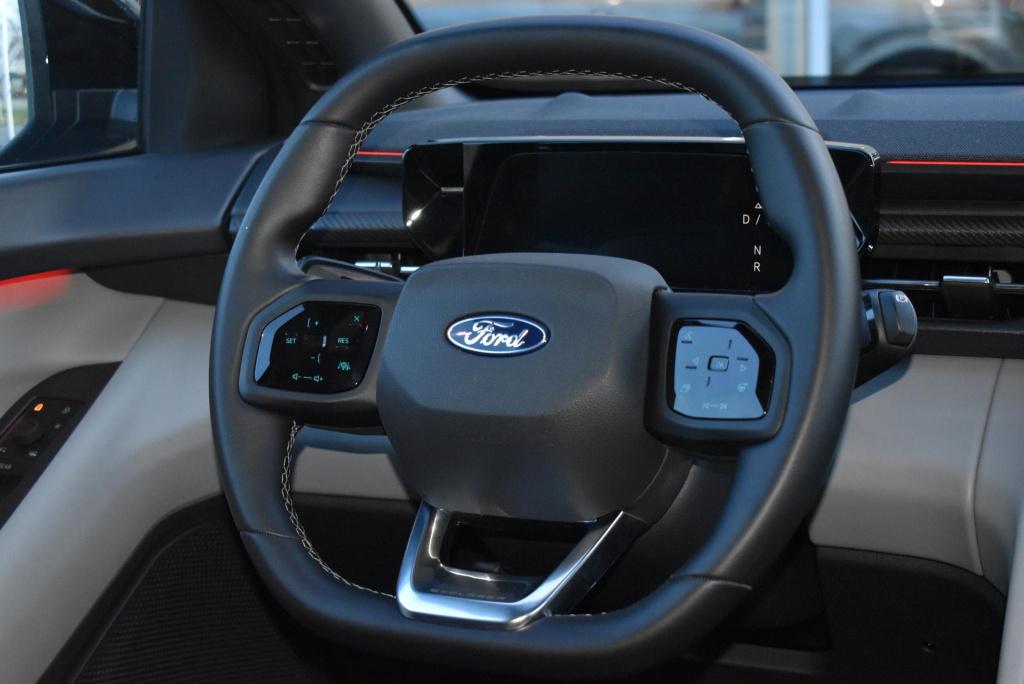 Ford Explorer premium extended range rwd 77 kwh | panoramadak | climate con