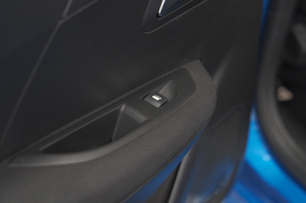 Peugeot 208 puretech 100 active | navigatie | cruise control | apple carpla