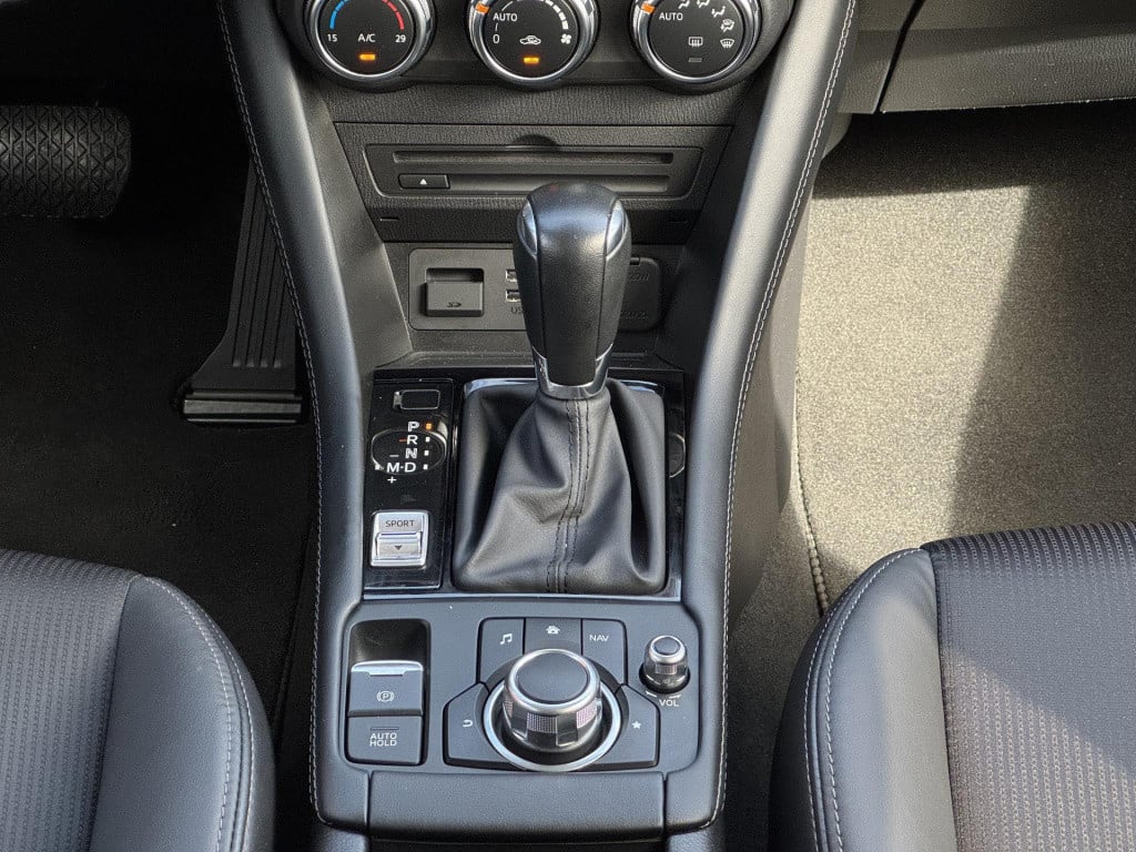 Mazda Cx-3 2.0 skyactiv-g 121 luxury | trekhaak | apple carplay/android aut