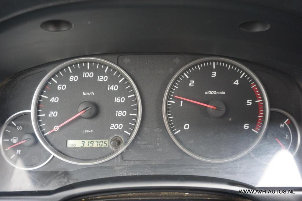 Toyota Land Cruiser 3.0 d-4d vx hr blind van, differentieel maakt herrie!!