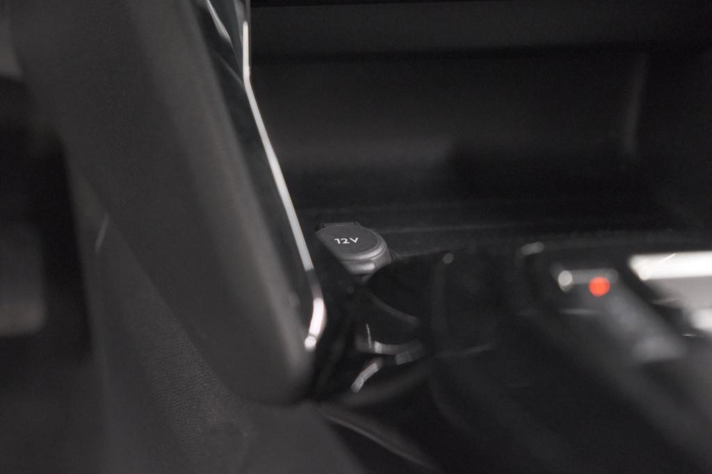 Peugeot 208 puretech 100 eat8 allure | camera | navigatie | apple carplay |