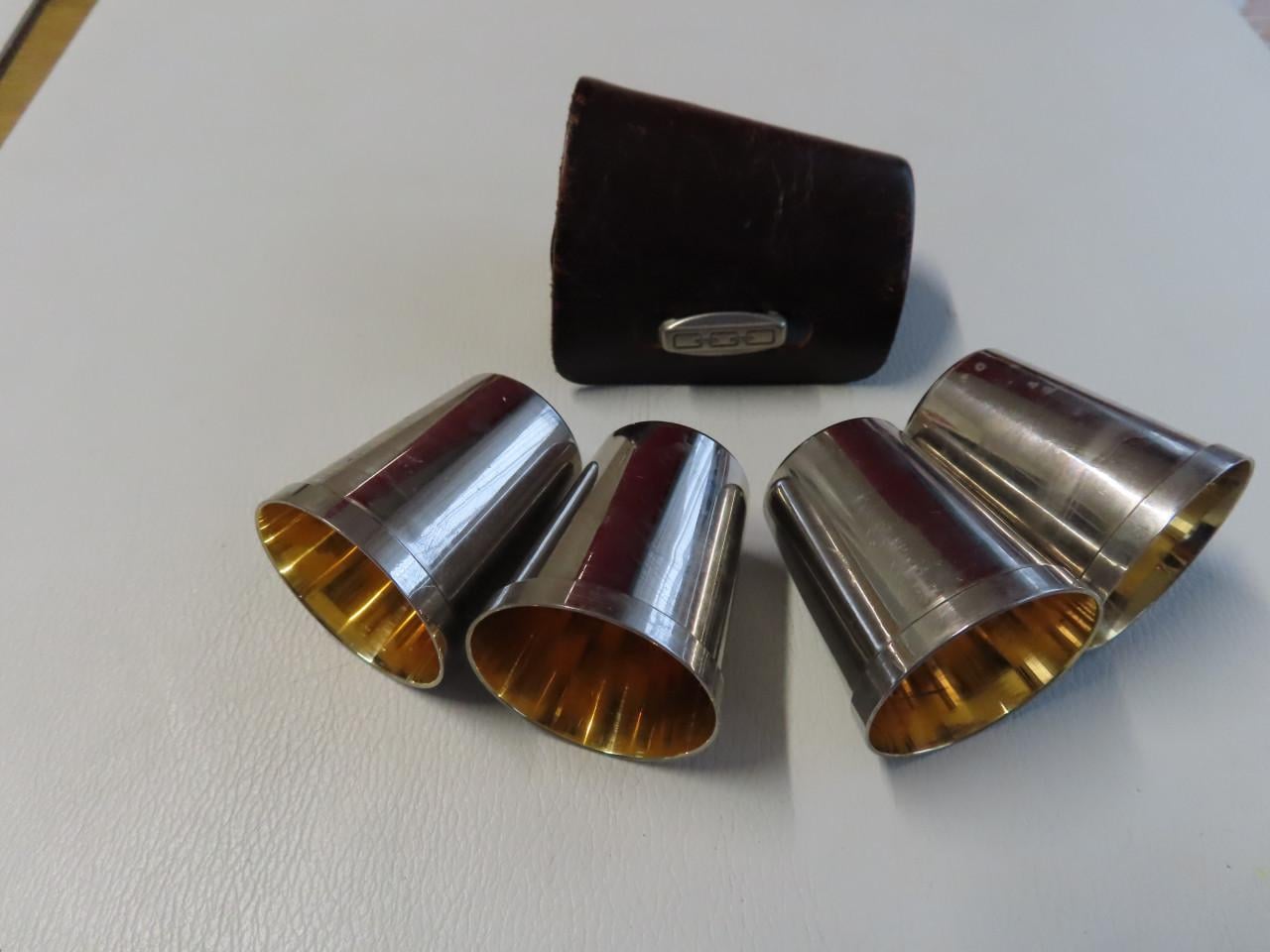 Borrel Drink bekertjes Ø 3,5 cm Hoogte 4 cm. €25,00