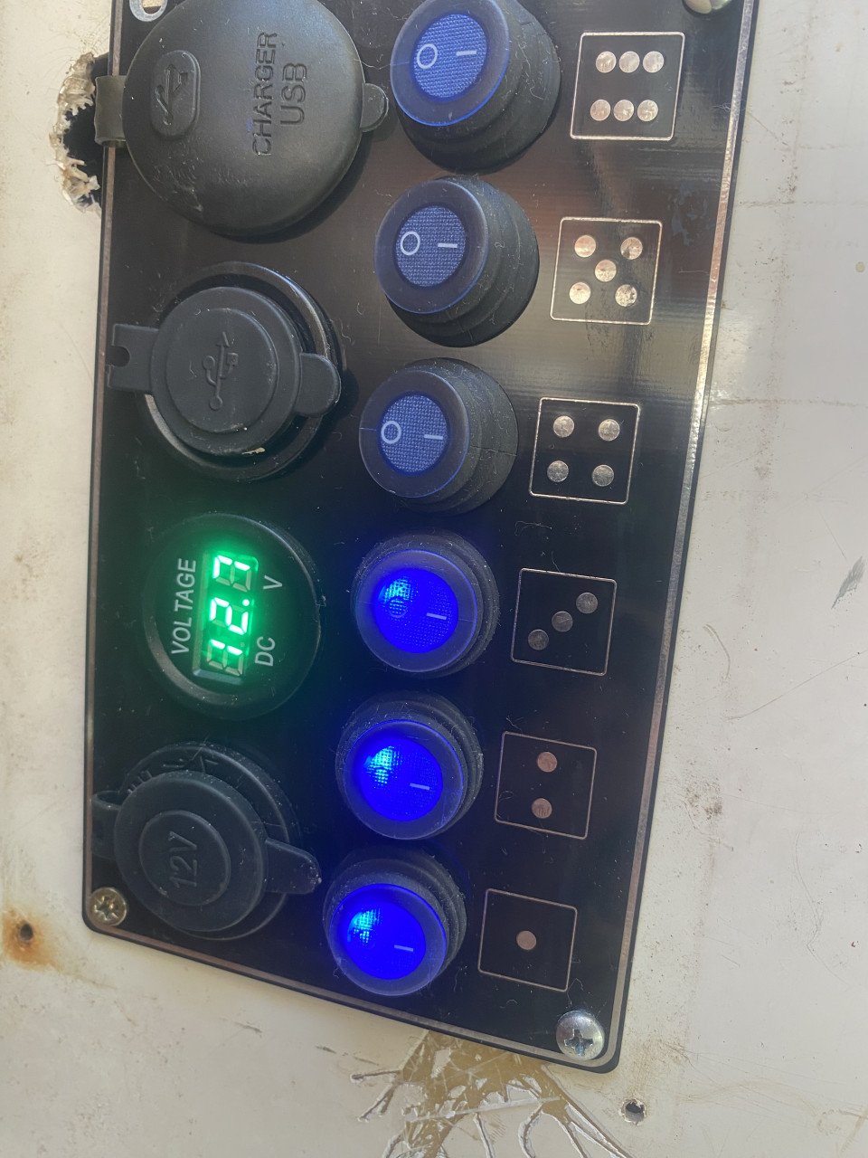 Zeiljacht 4 slaapplaatsen 8 pk bb met ligplaats Stad aan ‘t Haringvliet
