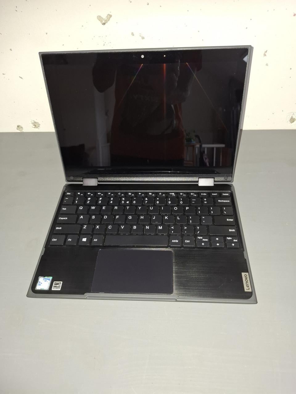 Lenovo 11,6-inch laptop