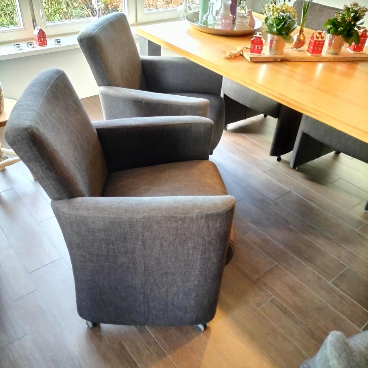 6 x keurig nette eetkamerstoelen