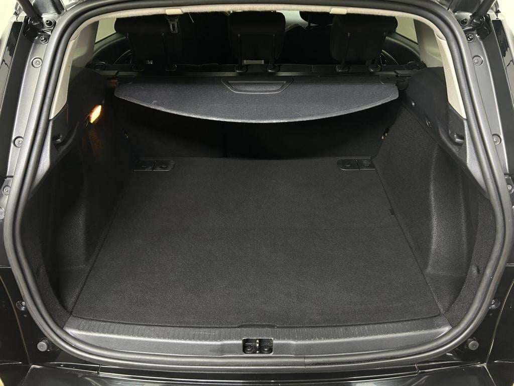 Renault Clio estate occasion 0.9 tce limited | zwart | airco | tweedehands 