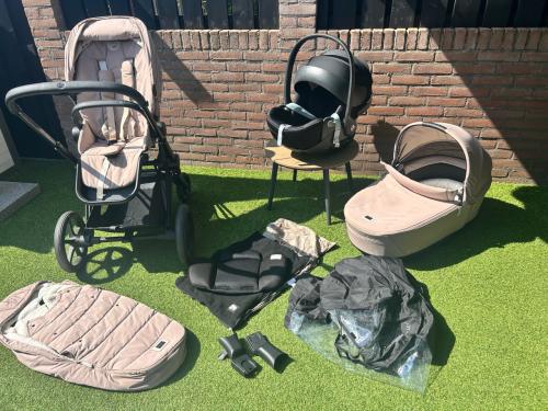 Cybex priam 4 2 in 1 combiwagen met autostoeltje en reiswieg
