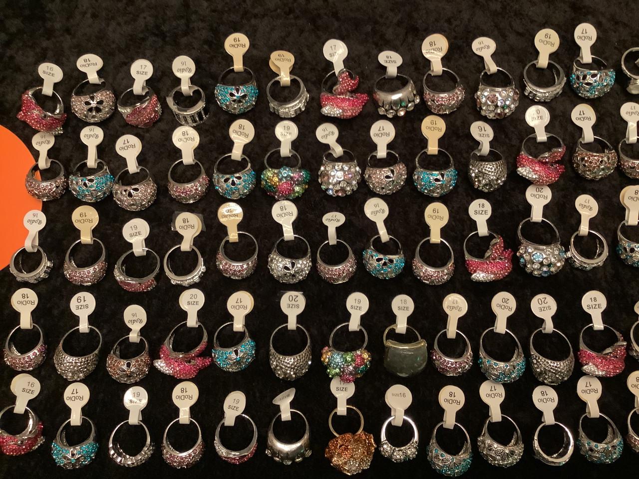 ***** partij nieuwe prachtige ringen *****. . (Partij 68)