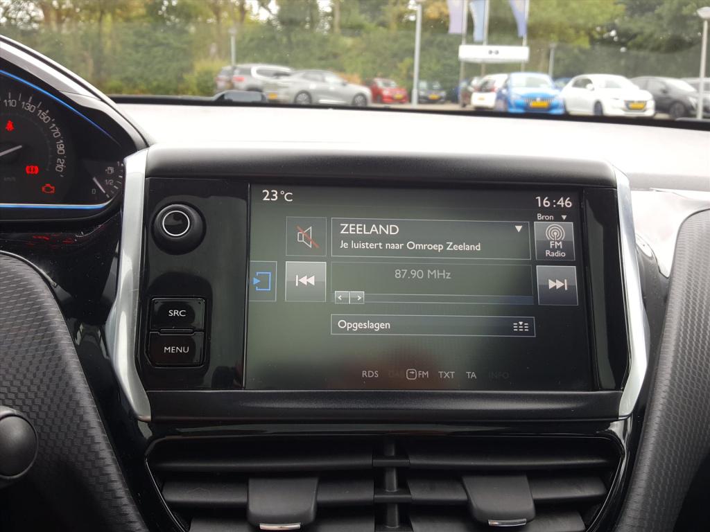 Peugeot 2008 allure1.2 puretech 110pk navigatie | cruise & climate control 