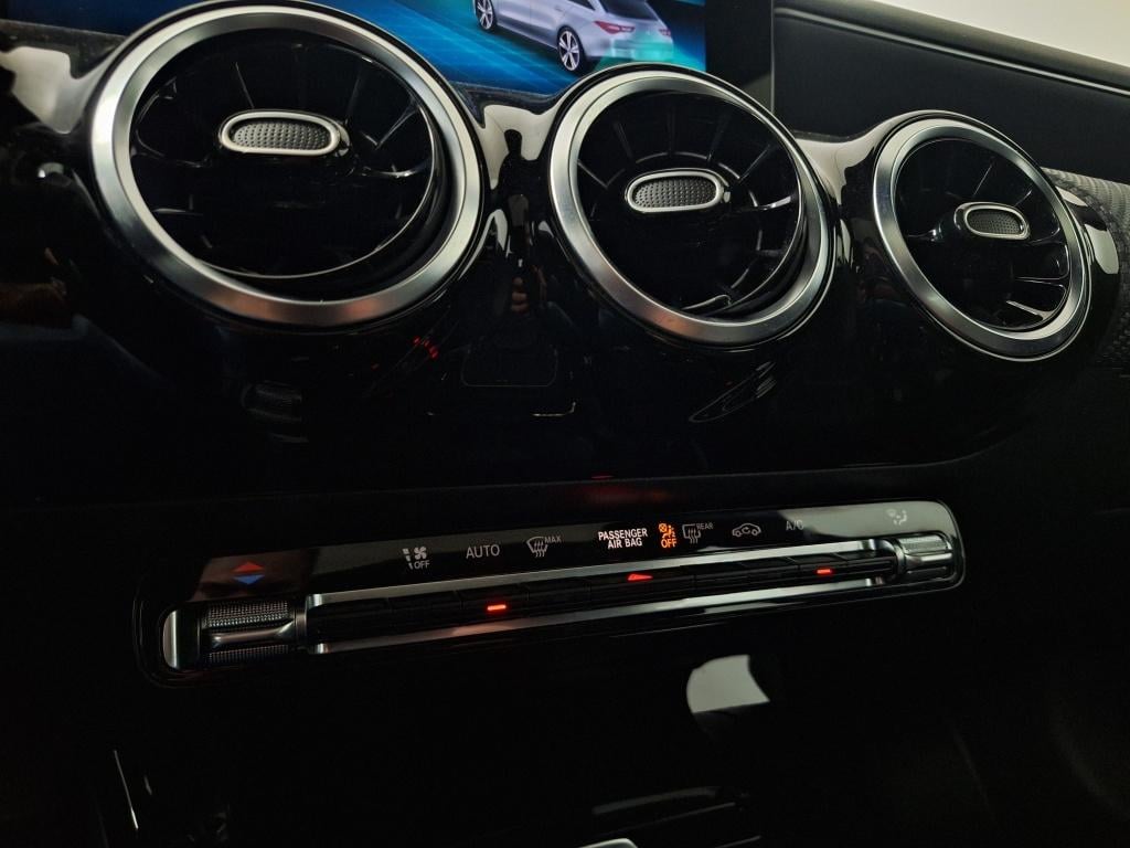Mercedes-Benz Cla shooting brake 180 business sol. | panoramadak | stoelver
