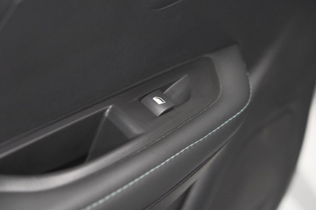 Peugeot 208 puretech 100 allure | afneembare trekhaak | camera | apple carp