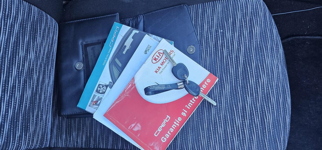 Kia cee'd Sporty Wagon 1.4 X-ecutive 2 De Eigenaar!