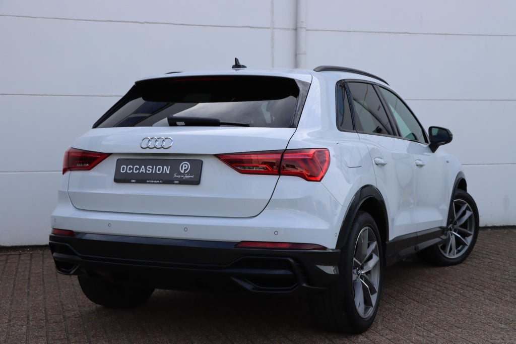 Audi Q3 35 tfsi s line s-tronic