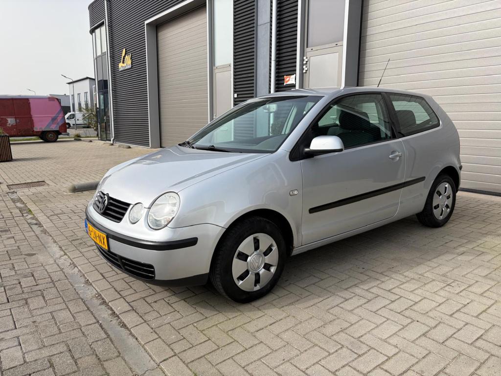 Volkswagen Polo 1.4-16v comfortline/jaar apk/airco/cruise control/