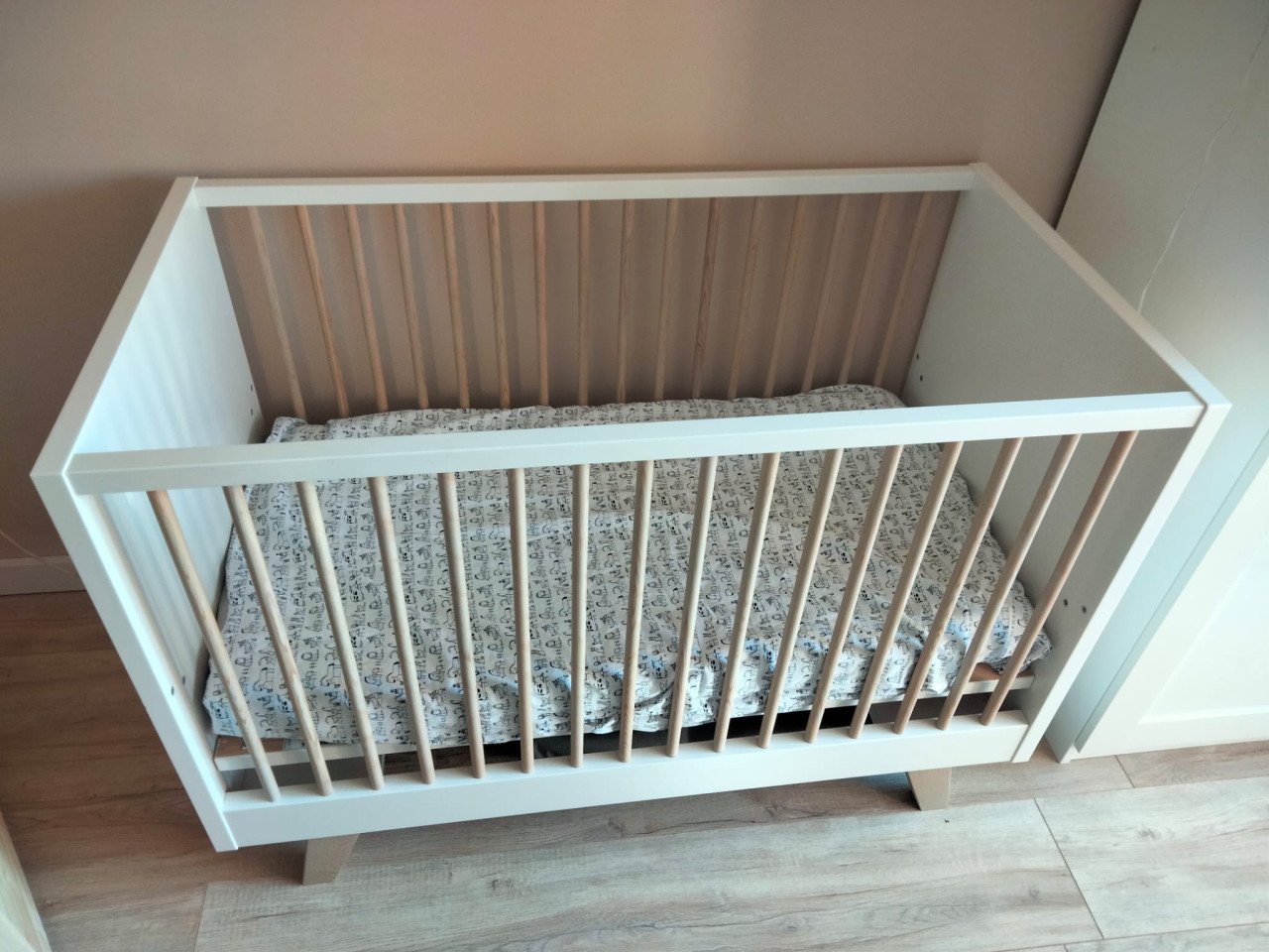 Kidsmill ledikant/peuterbed Lars evt met matras.
