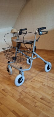 Stalen, inklapbare, rollator. Belasting tot 130 kg