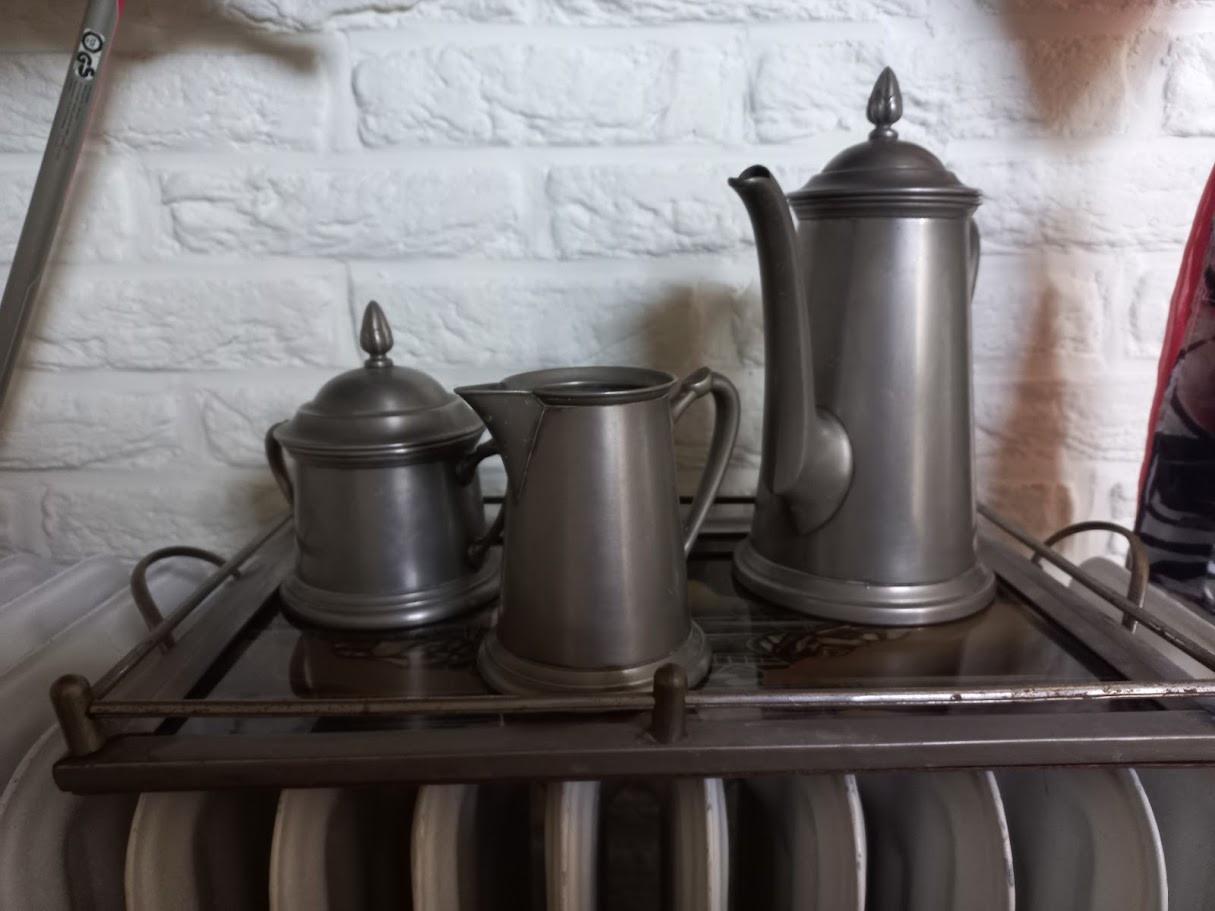 Tinnen koffiekan als setje
