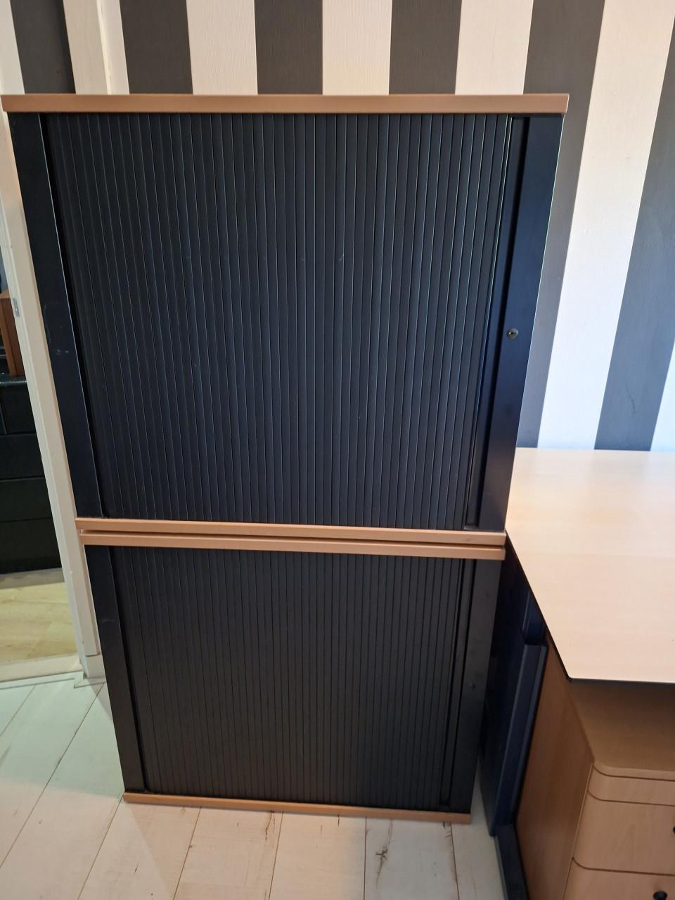 Hoekbureau met ladeblok en 2 roldeur archiefkastjes Professionele kwaliteit