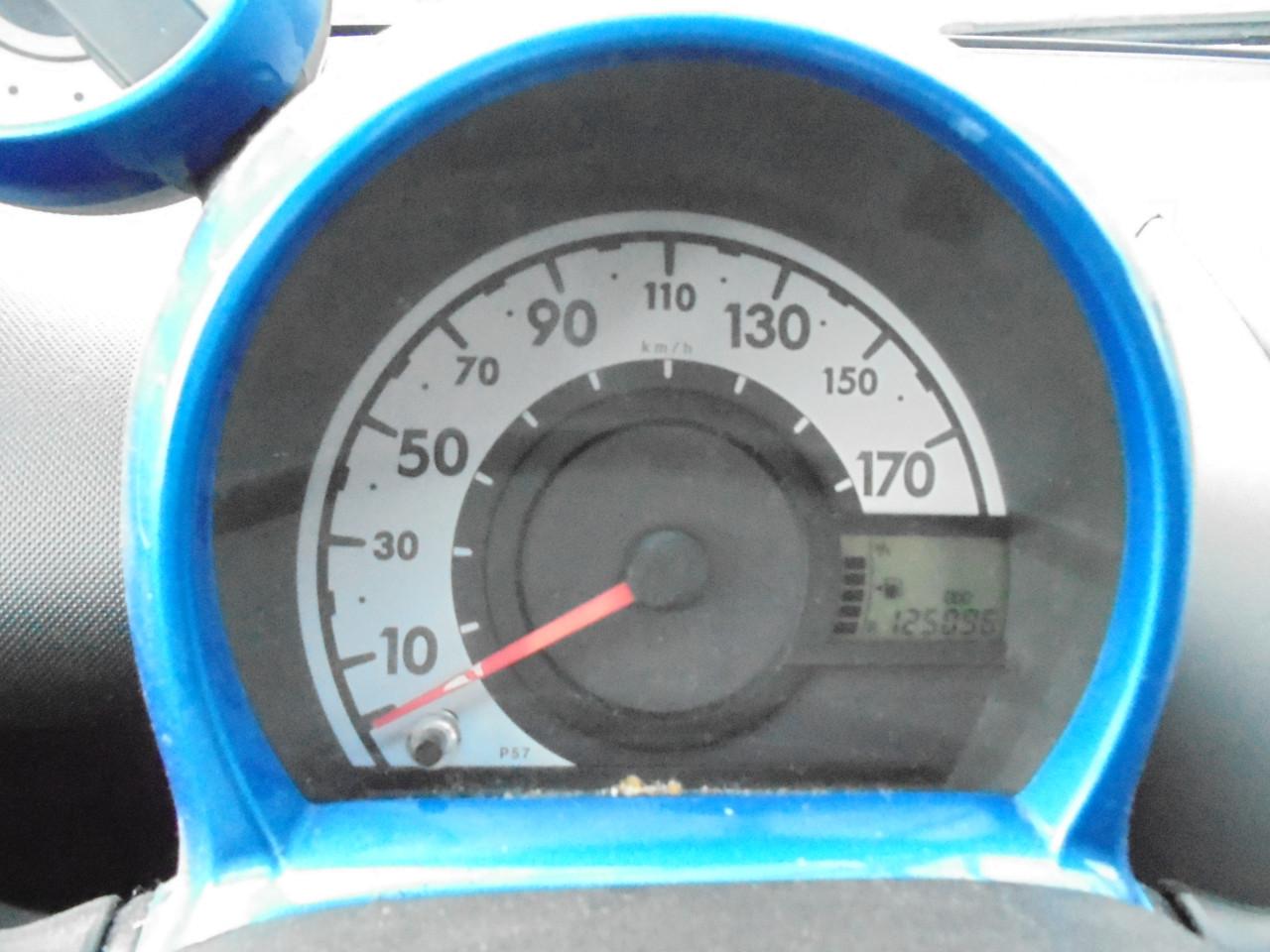 Aygo 1.0-12V Dynamic blue met slechts 125.098 Kilometer met N.A.P