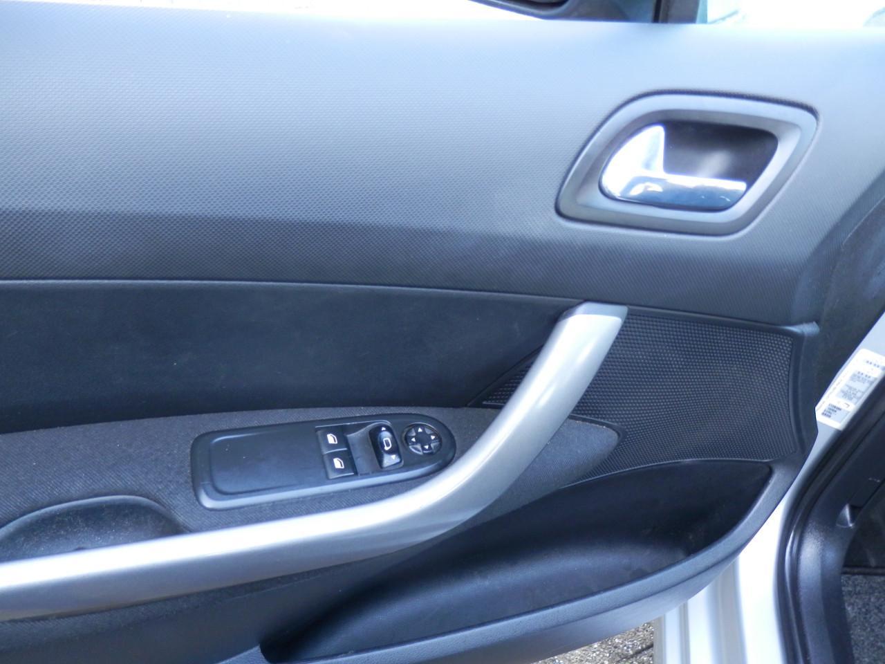 Auto Garant Biedt Aan: Peugeot 308 1.6 VTi X-Line