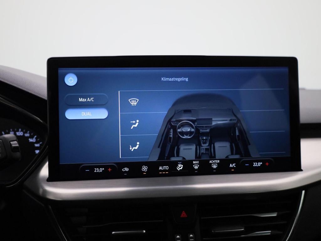 Ford Focus wagon 1.0 ecoboost hybrid titanium navigatie | pdc | apple carpl