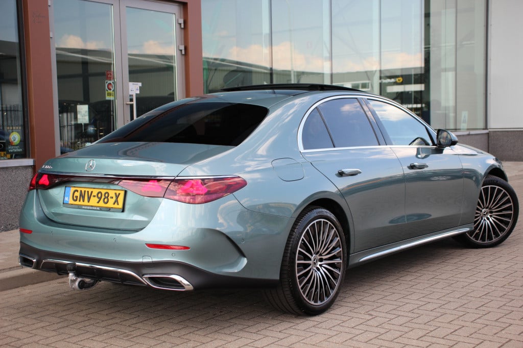 Mercedes-Benz E-Klasse 300 e amg line | superscreen | pano | burmester | 36