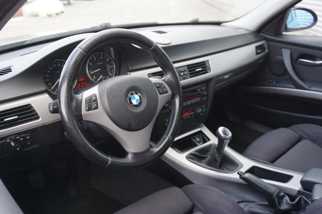 BMW 3-serie 320i executive airco / cruise / parkeers. / elektr. ramen / lm 