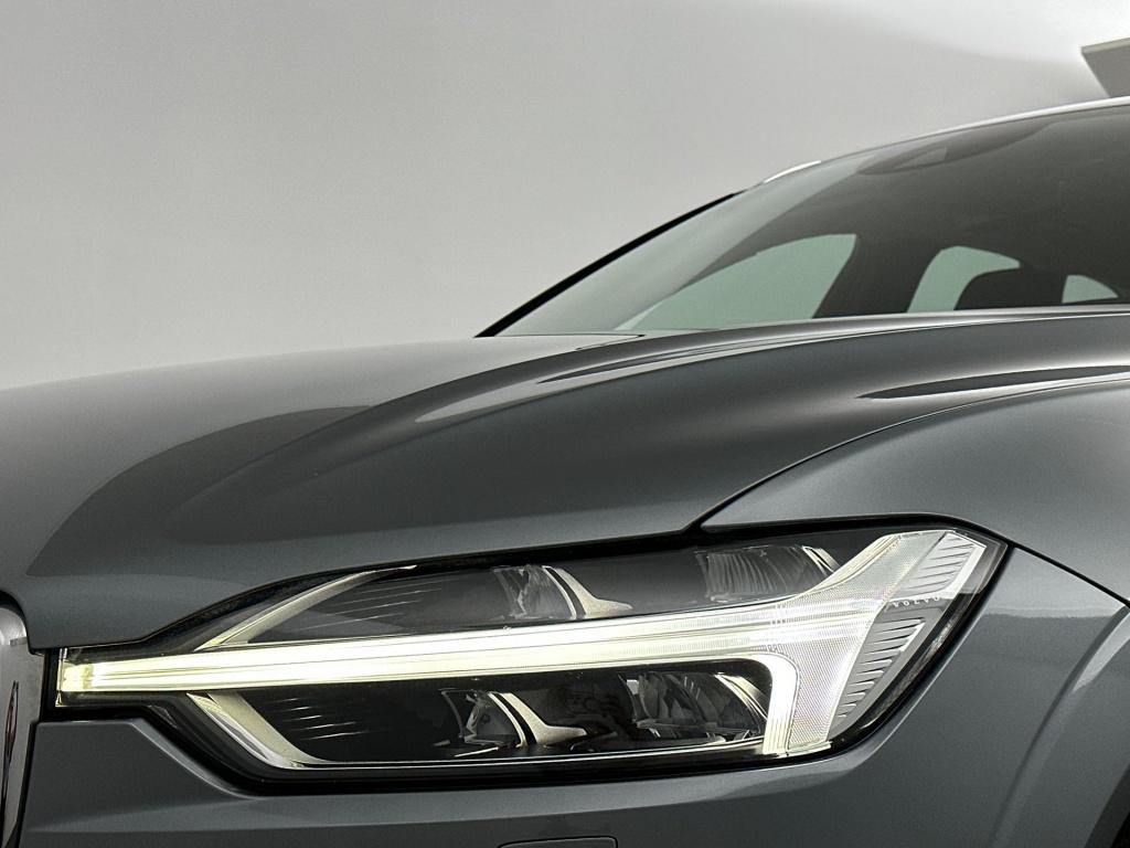 Volvo XC60 t5 253pk momentum| adap.cruise| trekhaak| leder| stoel.verw.