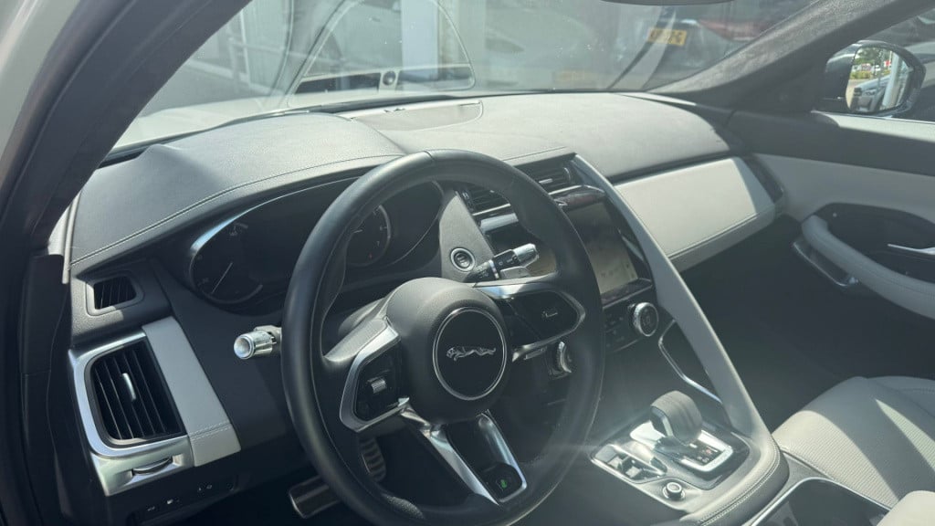 Jaguar E-pace 1.5 p300e awd r-dynamic s