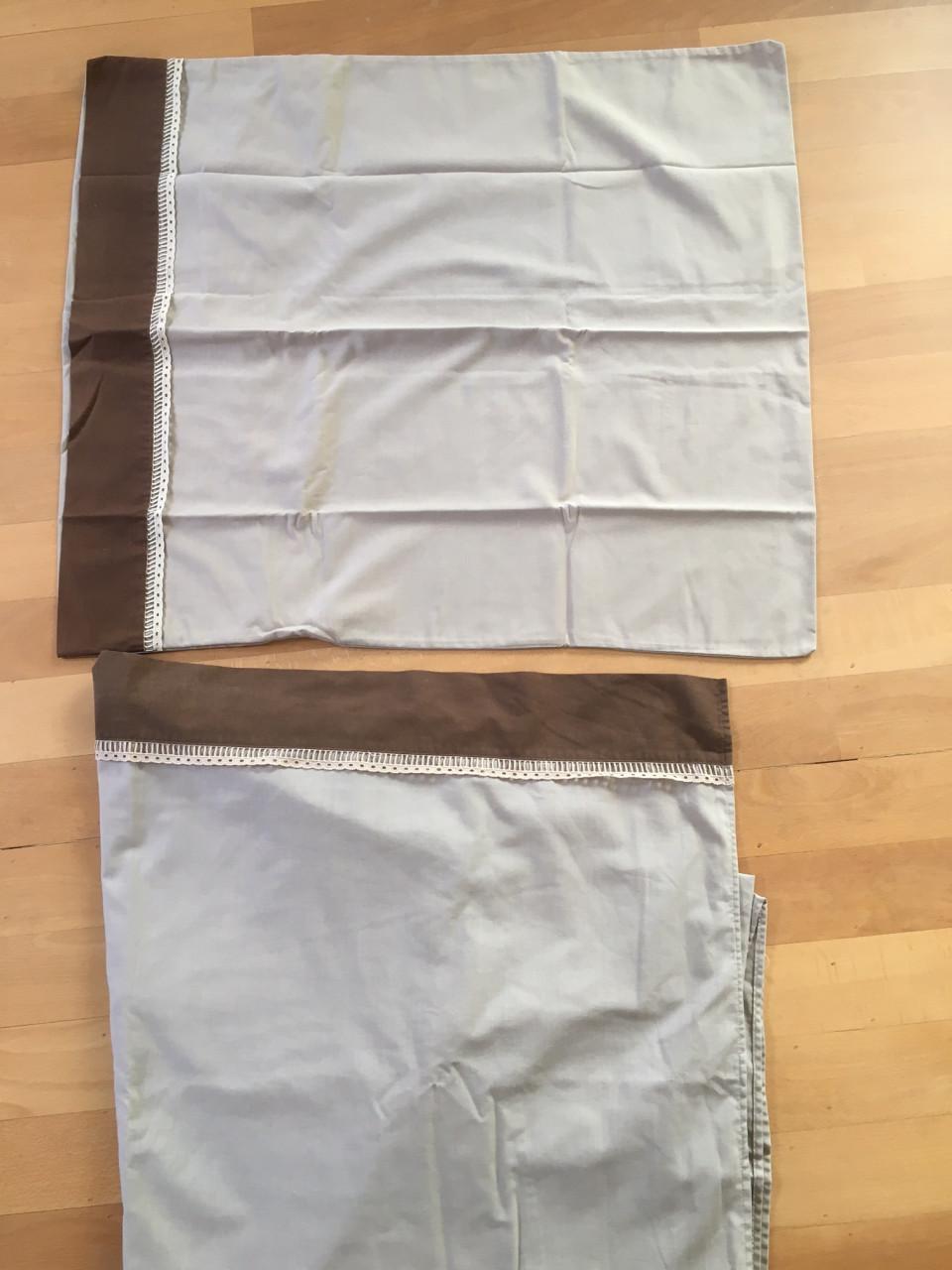 Bovenlaken met sloop, éénpersoons Merk: Vantona Afmeting 160 x 255 cm.