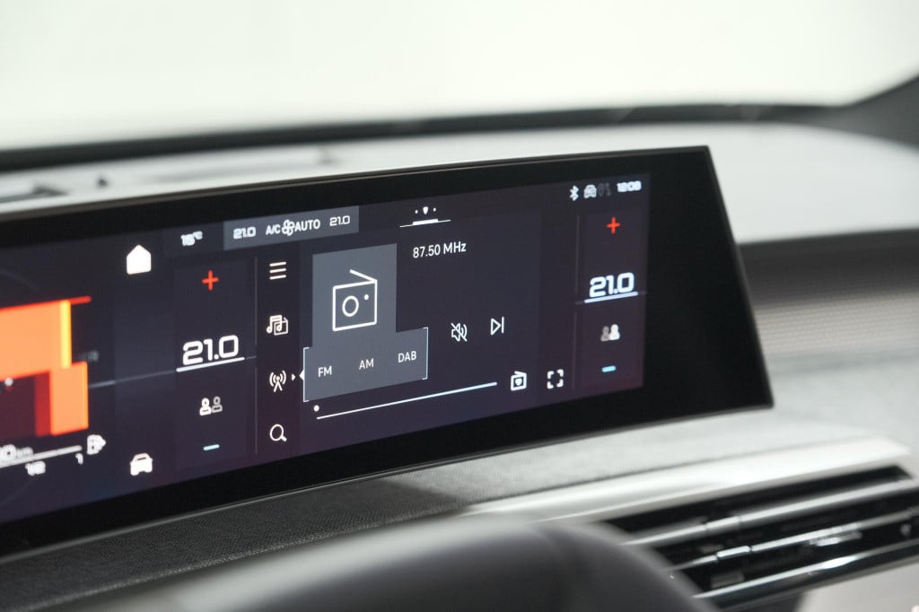 Peugeot 3008 1.2 hybrid 145 gt | elektrische kofferklep | camera | adaptiev