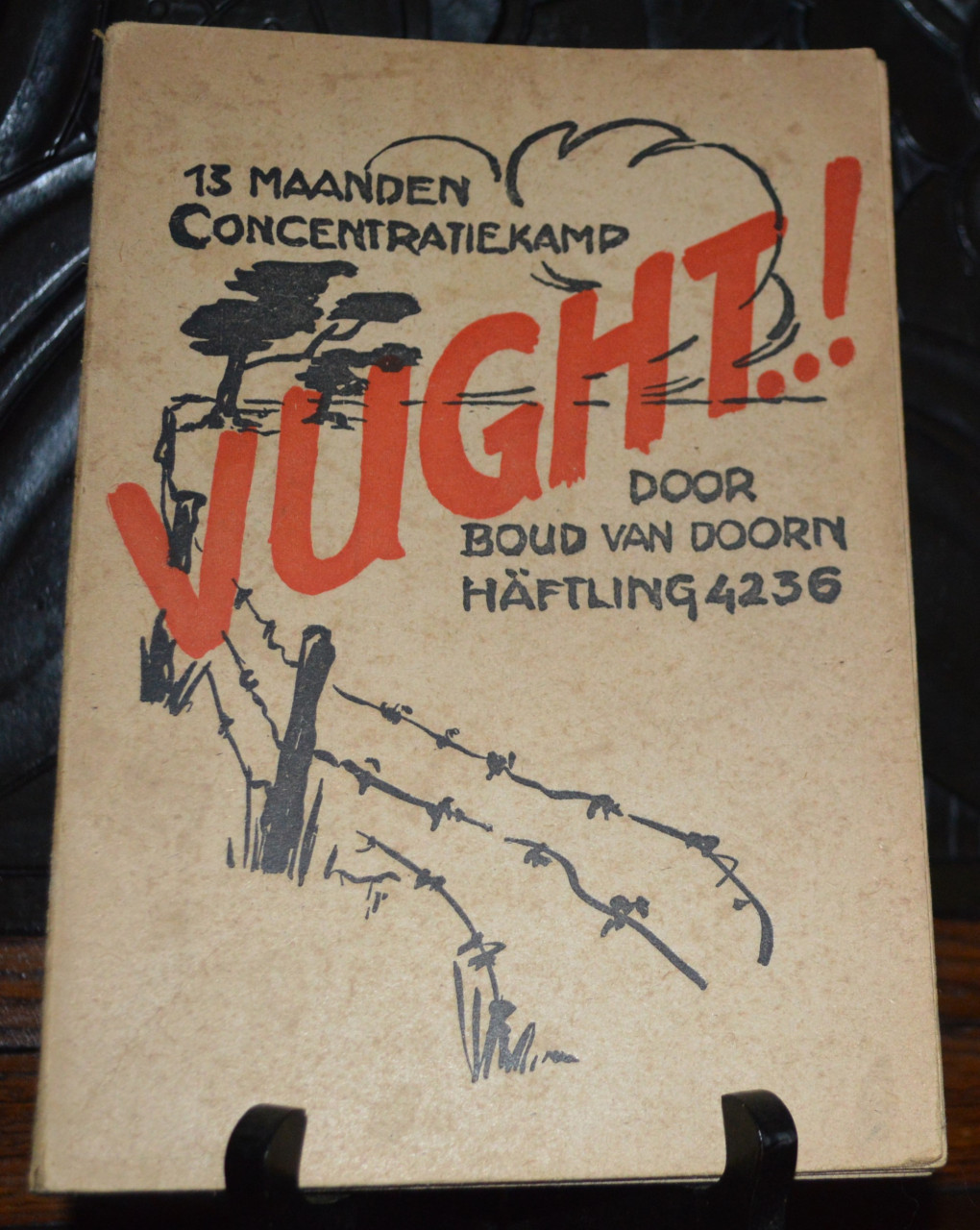 Boek 13 maanden kamp Vucht, 1945