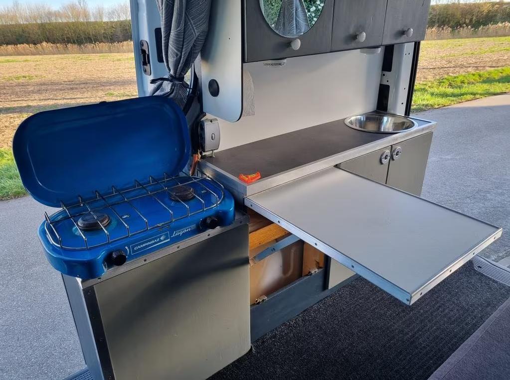 Opel VIVARO 1.9DTI 2.7T L1H1 camper