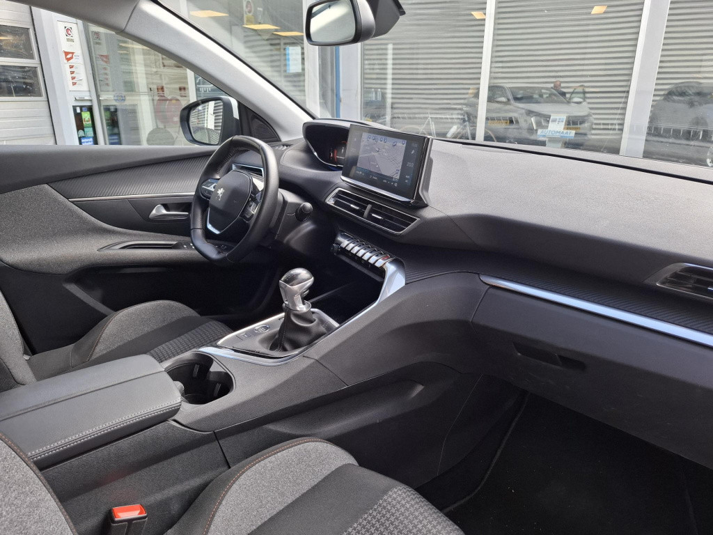 Peugeot 3008 suv 130 active pack navi/clima/cam