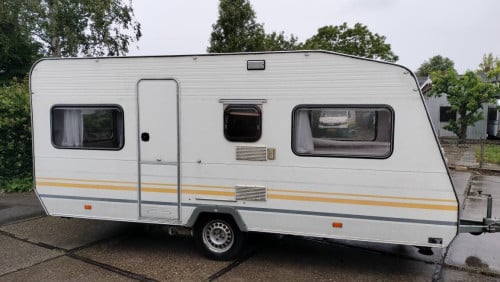 Knaus 450 met voortent