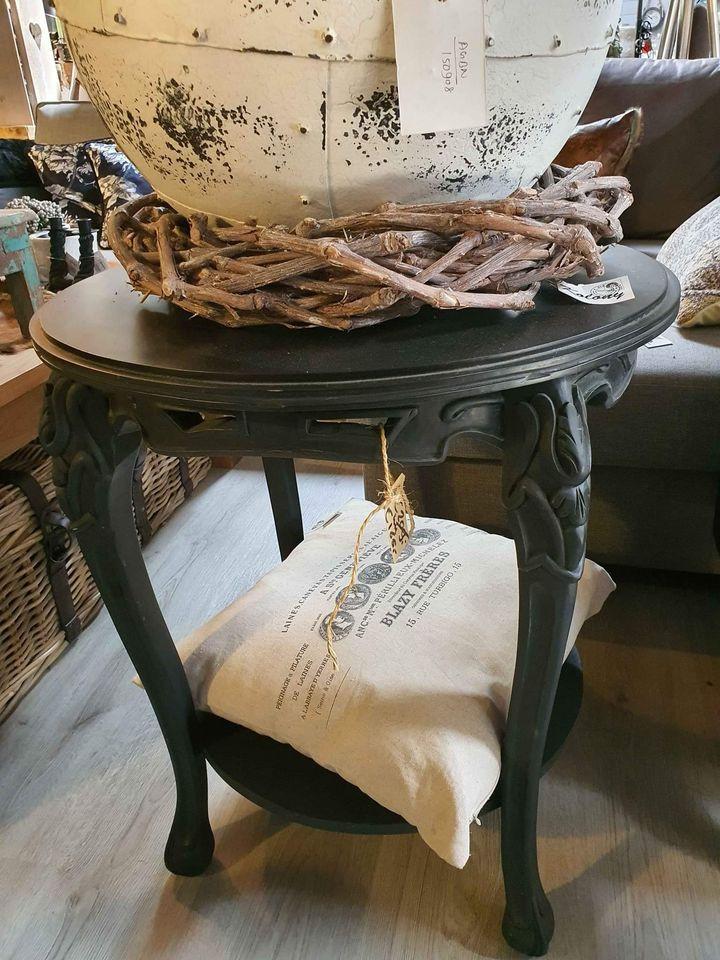 DIVERSE NACHTKASTJES EN MUURTABLES OOK BIJ 3Z FACTORY ARNEMUIDEN