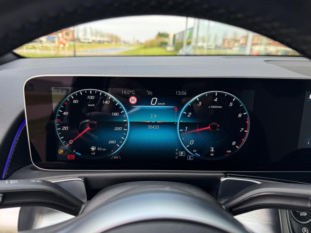 Mercedes-Benz 200-klasse glb amg night-pakket automaat , wegklapbare trekha