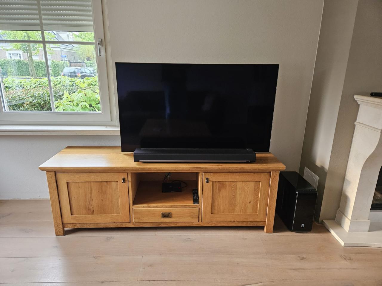 Vitrine  tv  dressoir tafel en meer