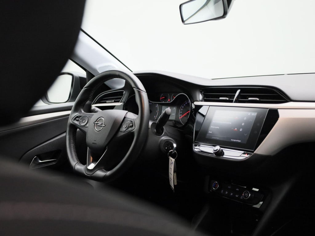 Opel Corsa 1.2 edition | automaat | lmv | parkeer sensoren | dab | airco | 