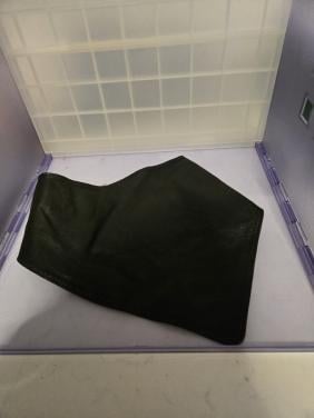 Leren driehoek (motor)bandana of sjaal. MQP.