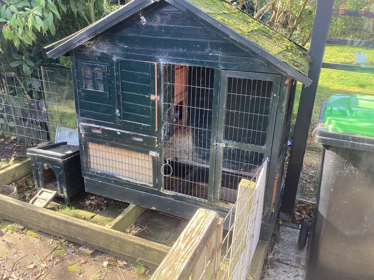 2 Konijnen/kippen hok