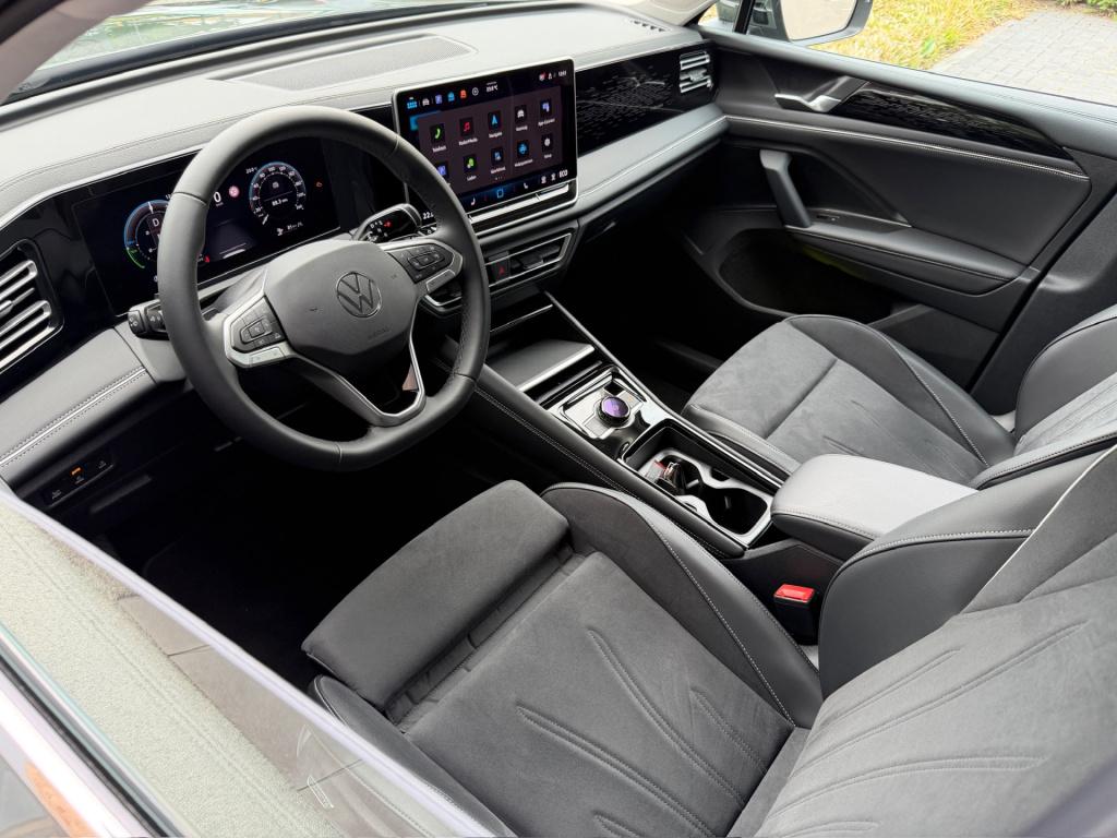 Volkswagen Tiguan 1.5 ehybrid elegance 204pk | trekhaak | 360 camera | all-