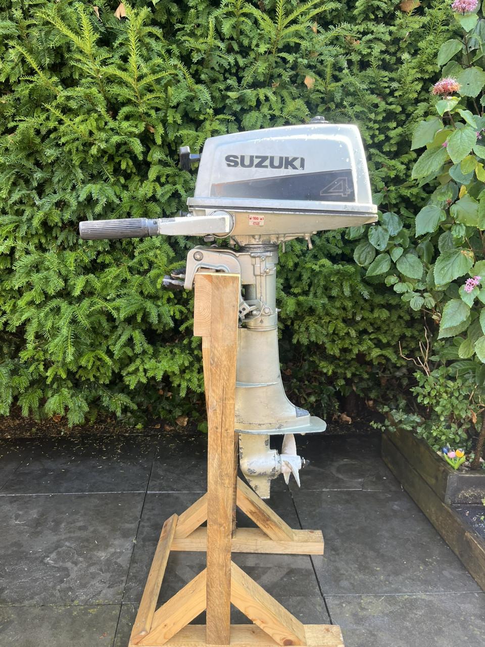 Suzuki DT4 buitenboordmotor